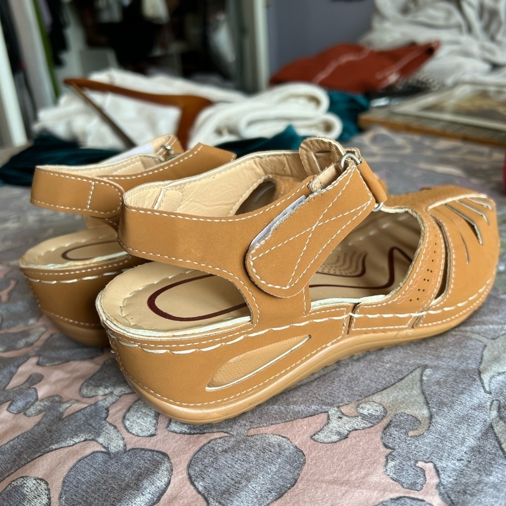 New Lightweight Sandals - Picture 2 of 6